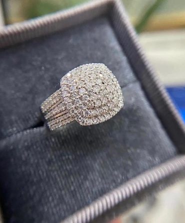 Gardenia Diamond Engagement Ring