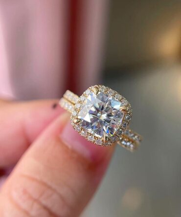 Amara Diamond Moissanite Bridal Ring Set