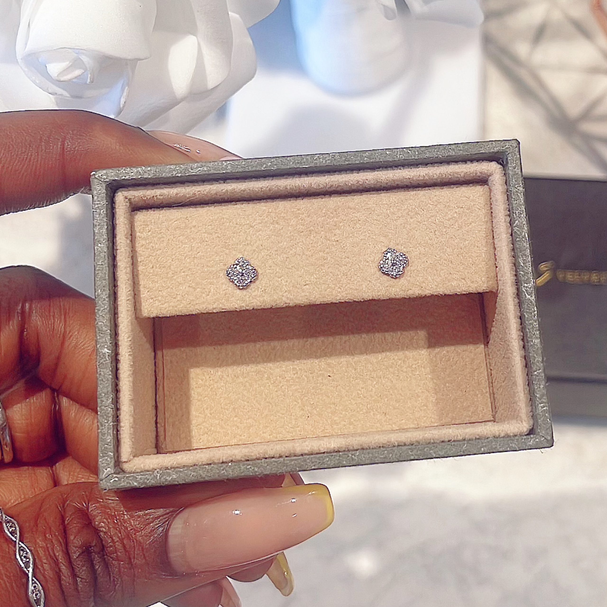 Adele Clover Diamond Earrings - Image 4