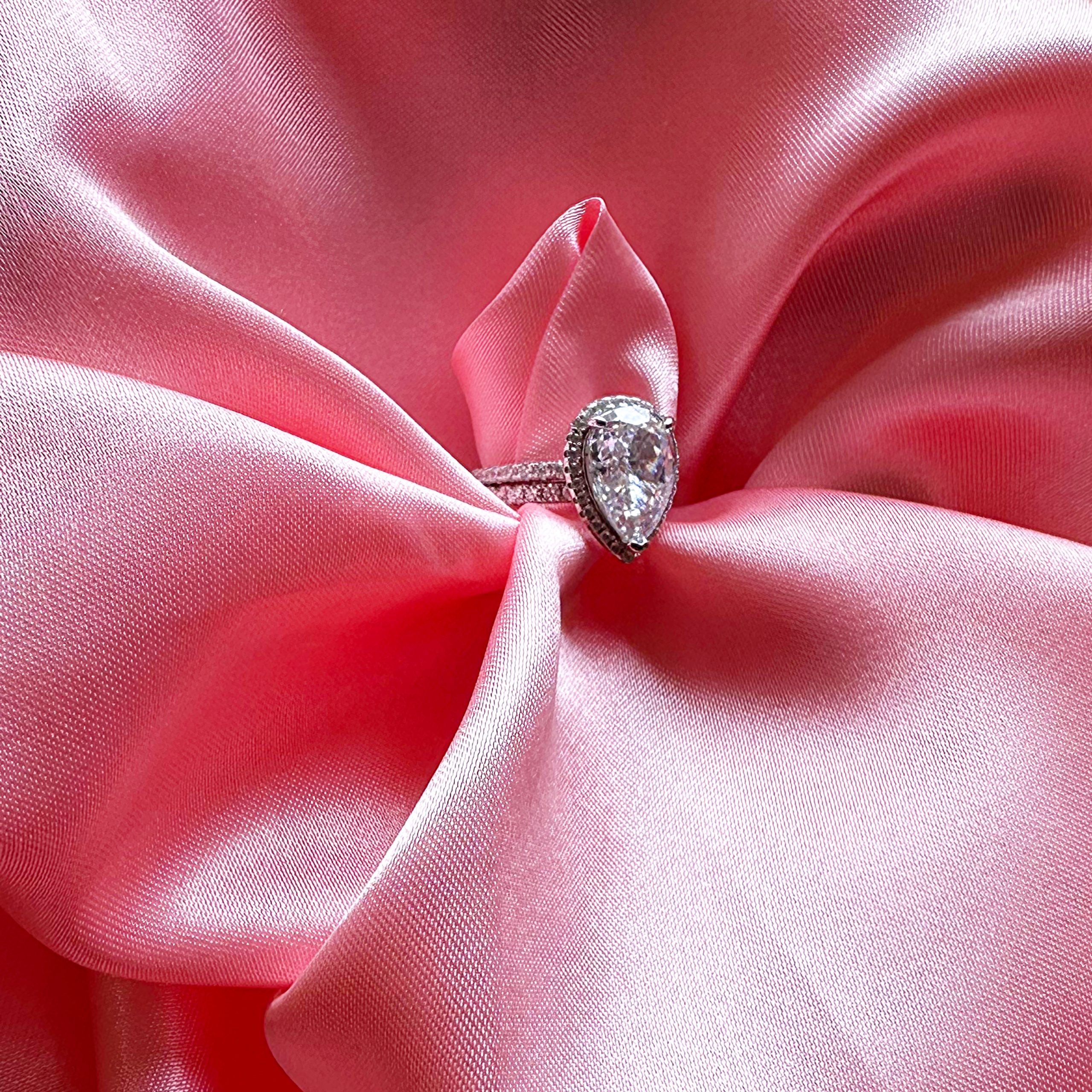 Ava Pear Diamond Lab Bridal Ring Set - Image 8