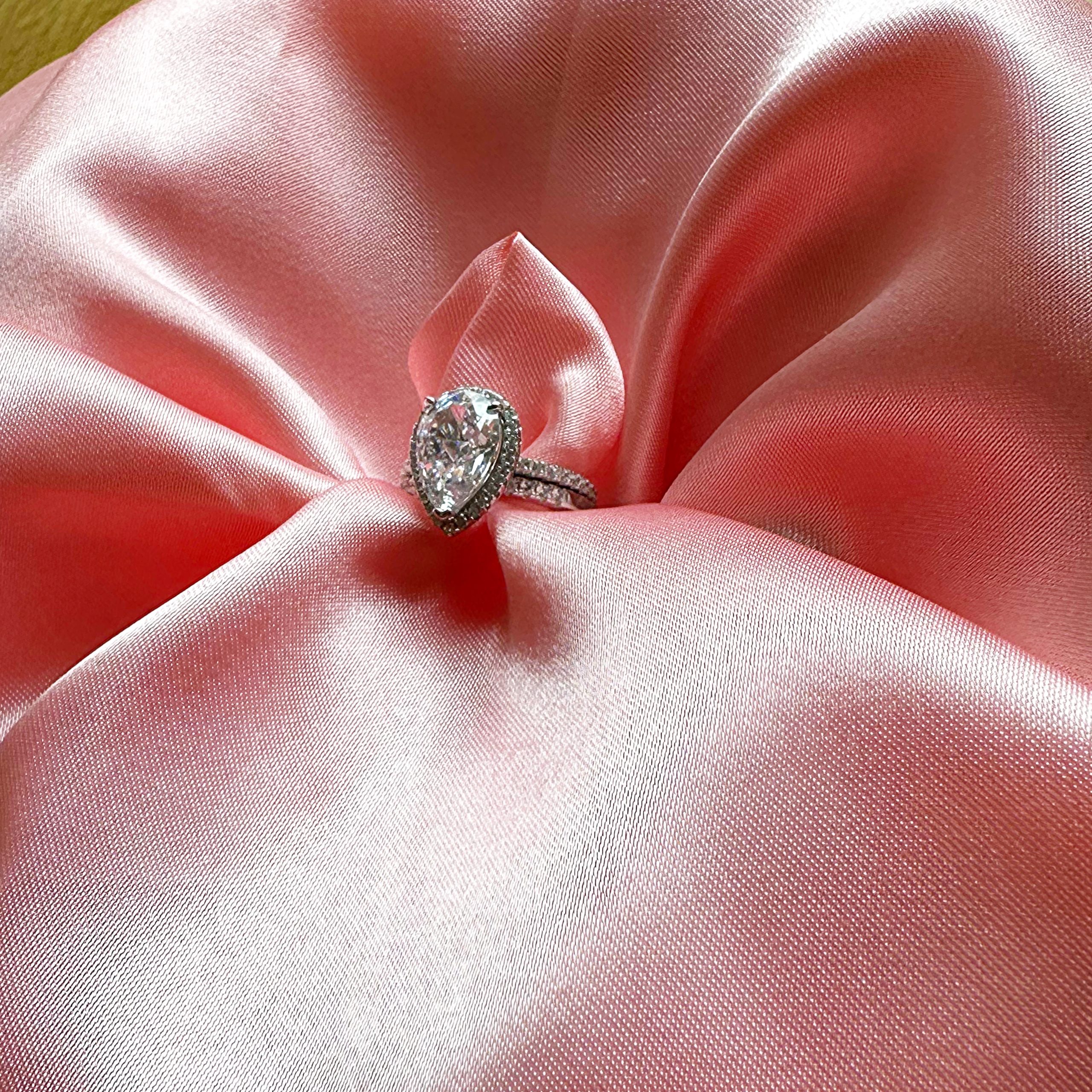 Ava Pear Diamond Lab Bridal Ring Set - Image 7