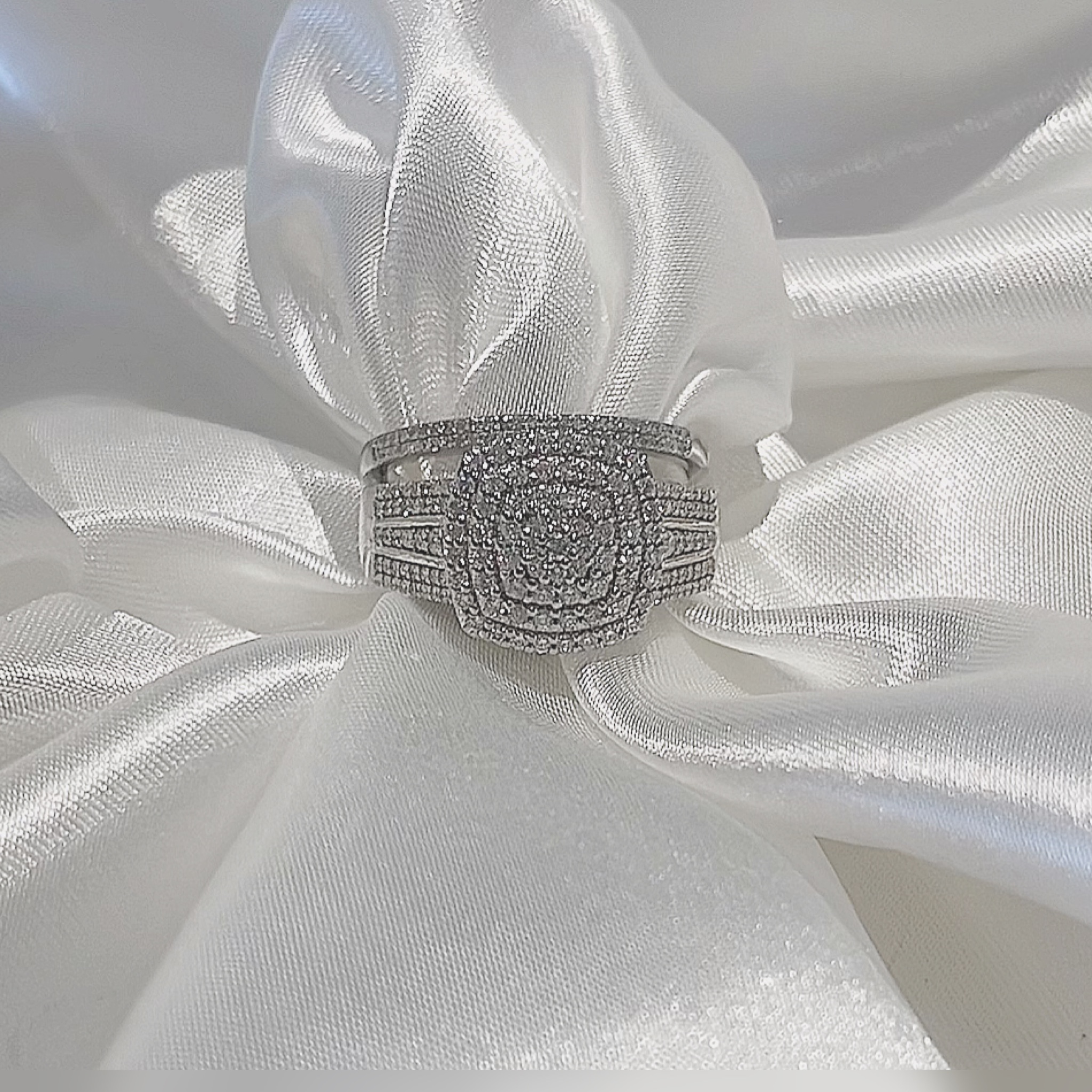 Gardenia Diamond Bridal Set - Image 3