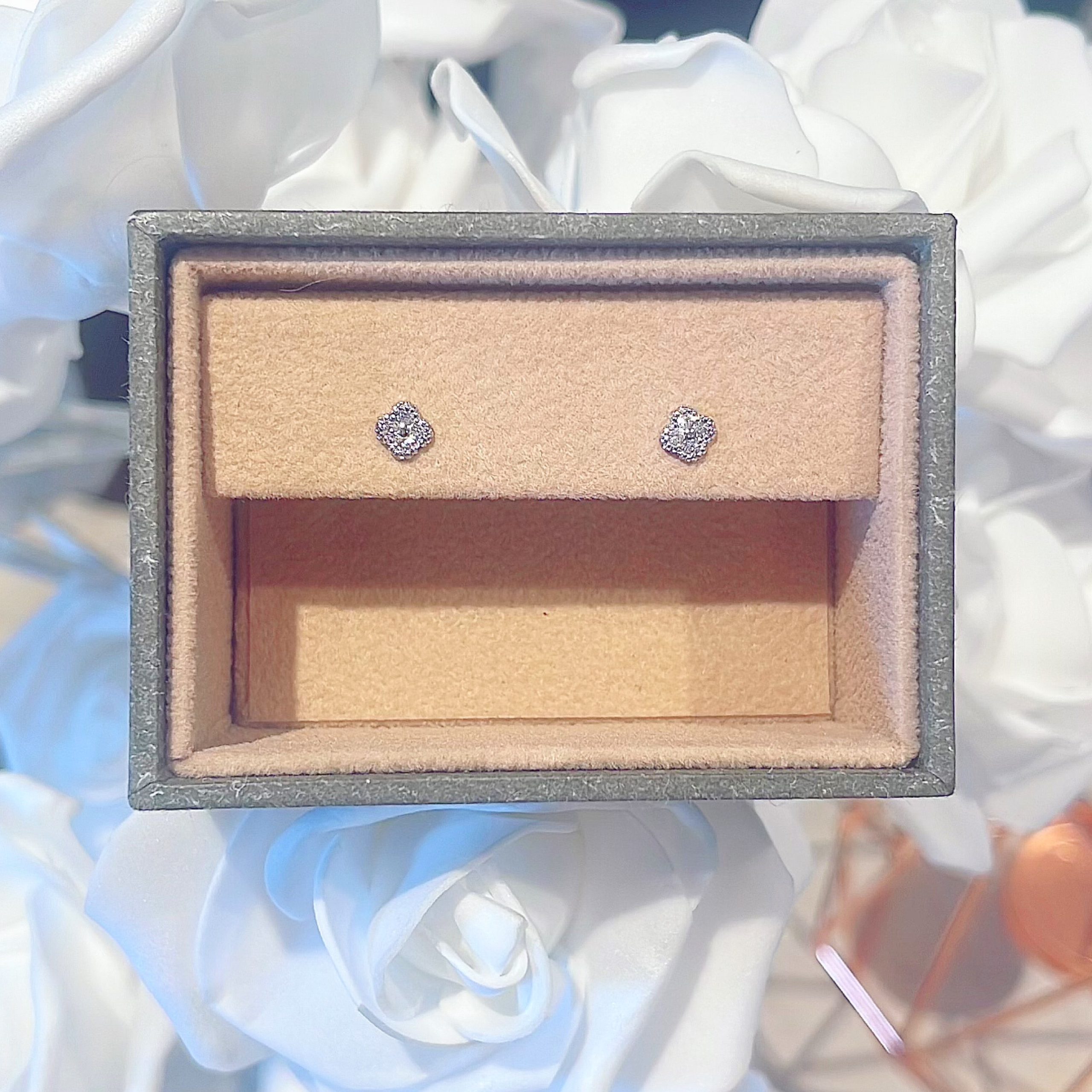 Adele Clover Diamond Earrings - Image 5