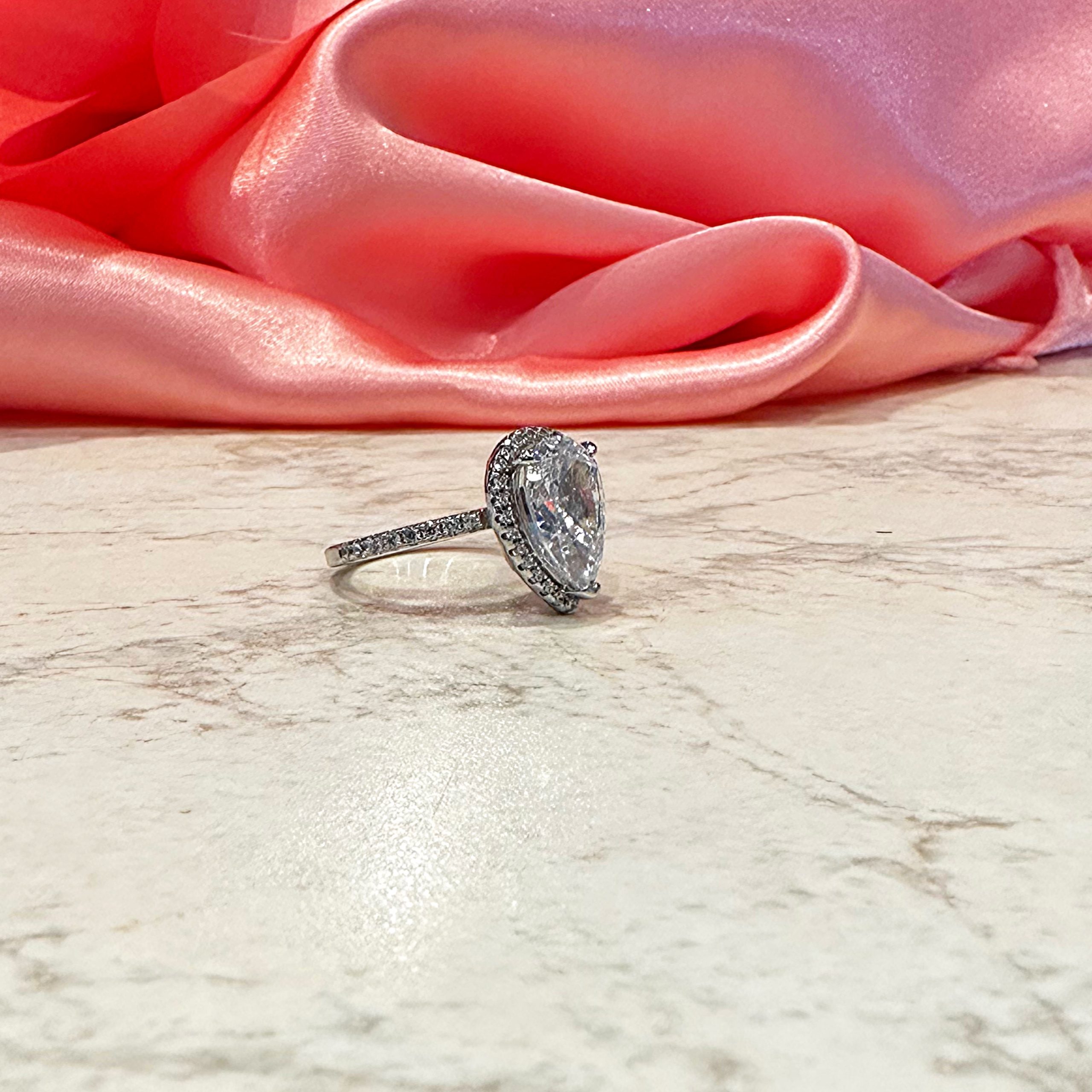 Ava Pear Lab-Diamond Engagement Ring - Image 2