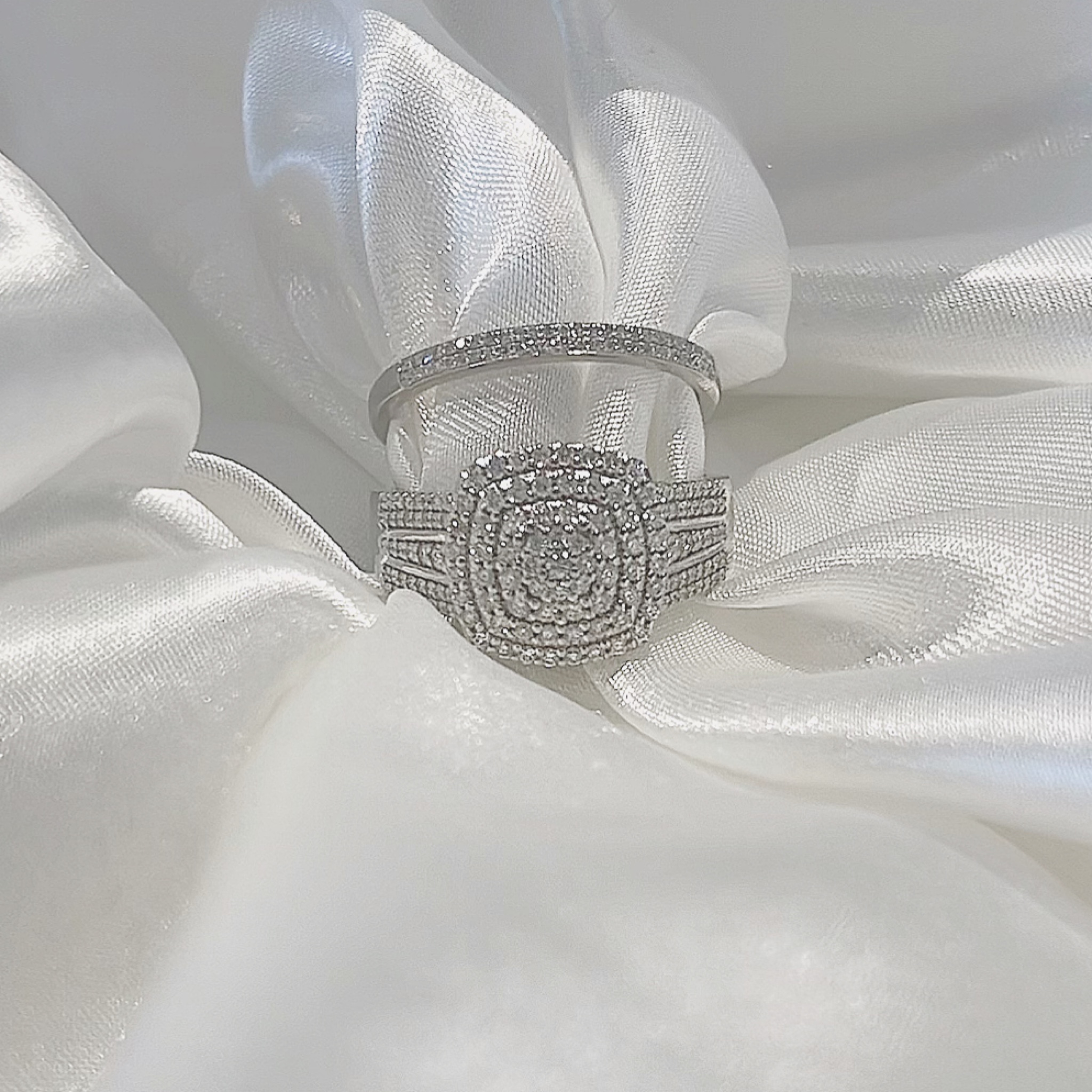 Gardenia Diamond Bridal Set