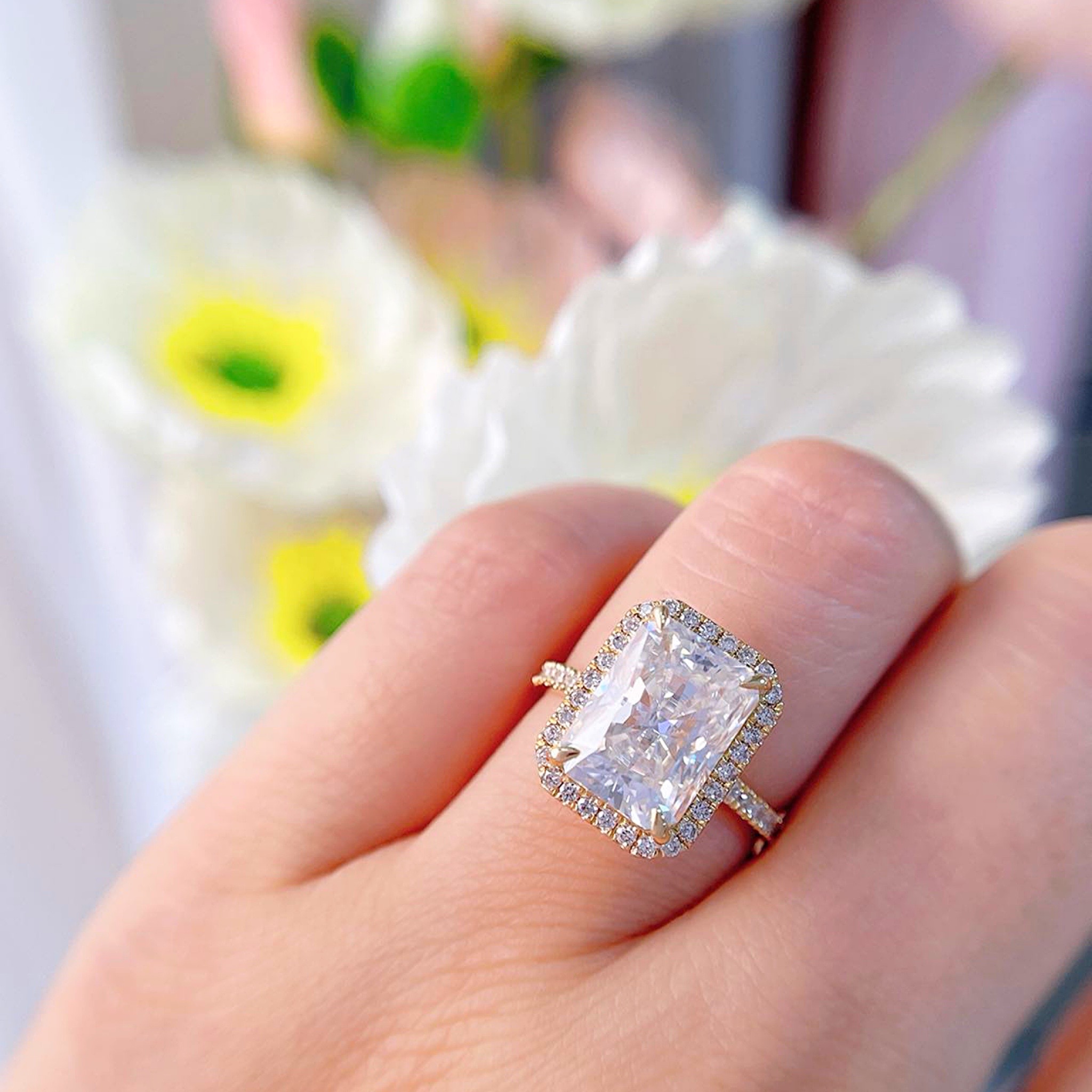 Blossom Lab-Diamond Engagement Ring - Image 2