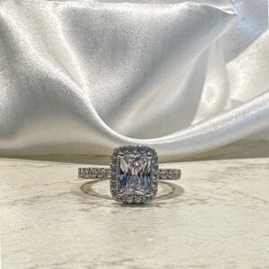 Mia Lab-Diamond Engagement Ring