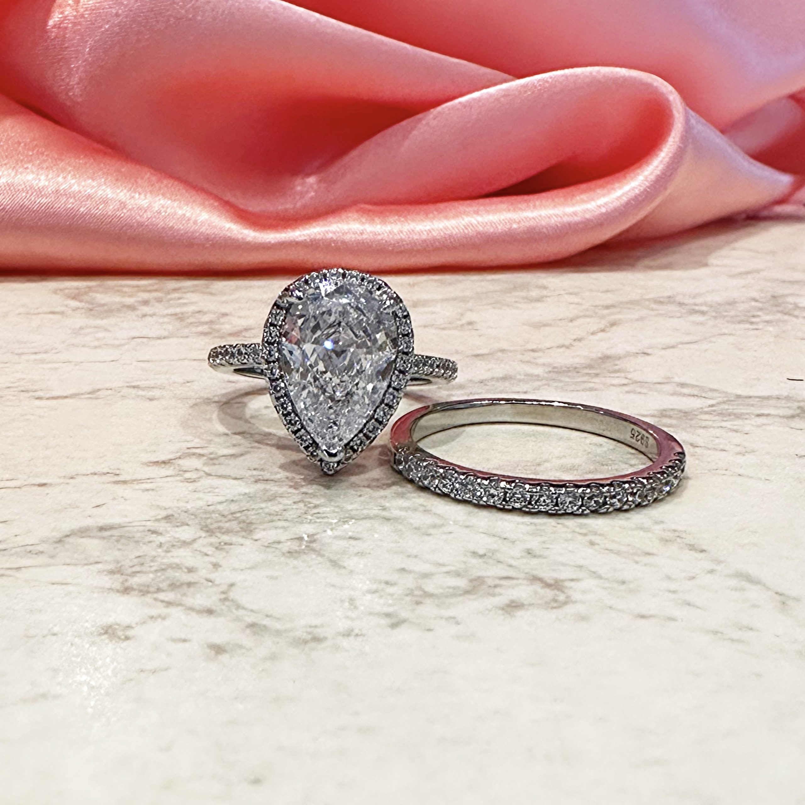 Ava Pear Diamond Lab Bridal Ring Set